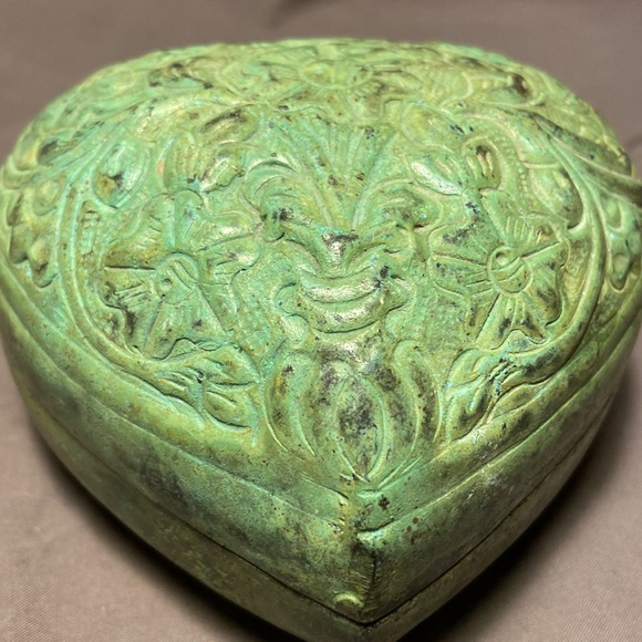 Heart Shaped Brass Trinket Box with Verdigris Patina - Picture 2 of 8